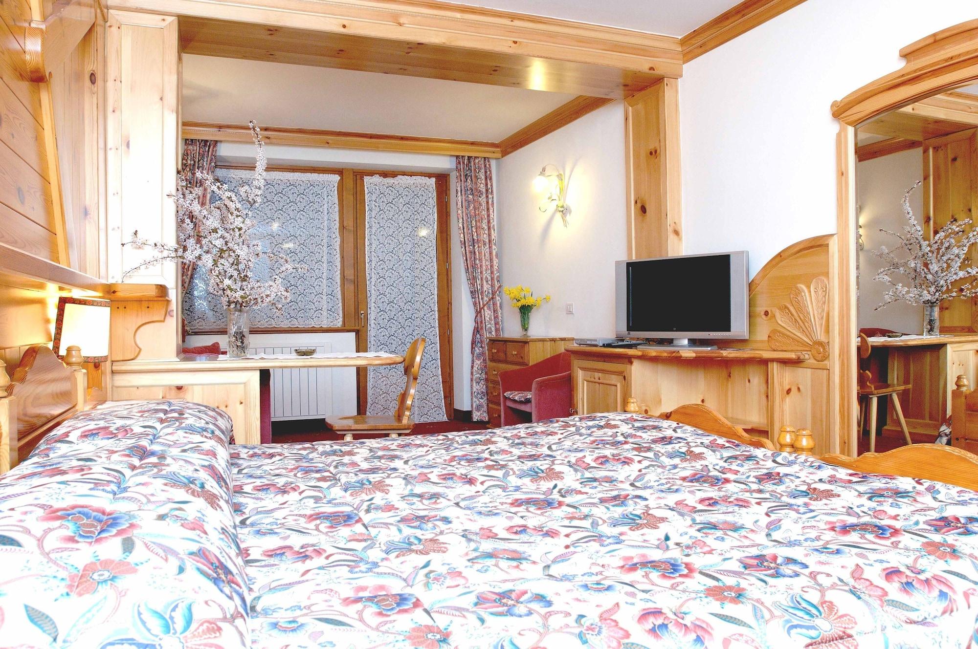 Hotel Dahu Madonna di Campiglio Exterior photo